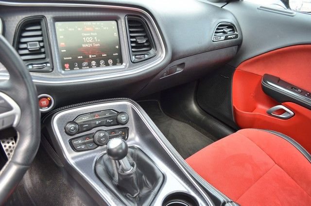 Used 2015 Dodge Challenger SRT w/ Technology Group image 23