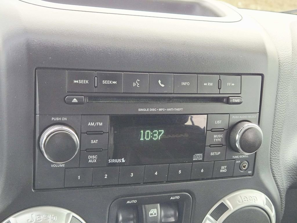 Used 2017 Jeep Wrangler Unlimited Sahara w/ Max Tow Package image 32