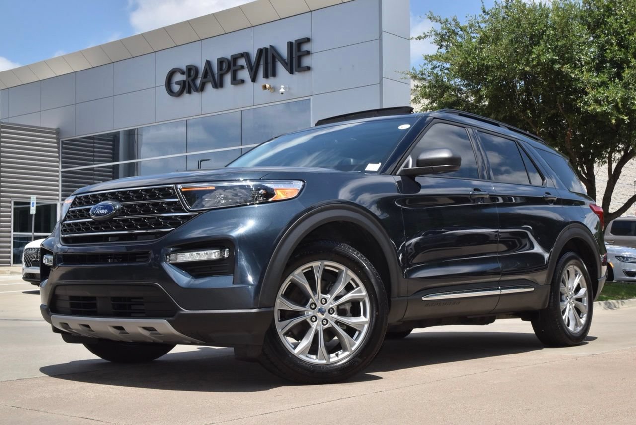 Certified 2024 Ford Explorer XLT w/ Equipment Group 202A AWD/4WD image 2