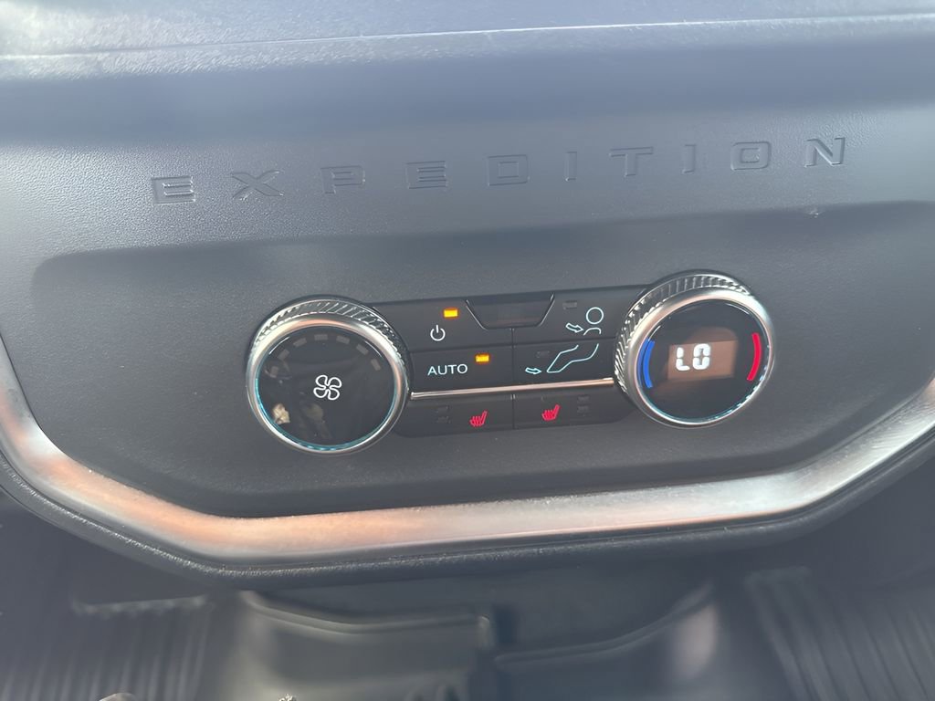 Used 2025 Ford Expedition Tremor AWD/4WD image 13
