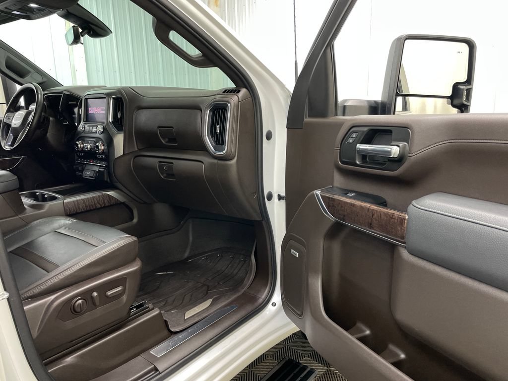 Certified 2023 GMC Sierra 3500 Denali w/ Denali Ultimate Package AWD/4WD image 42