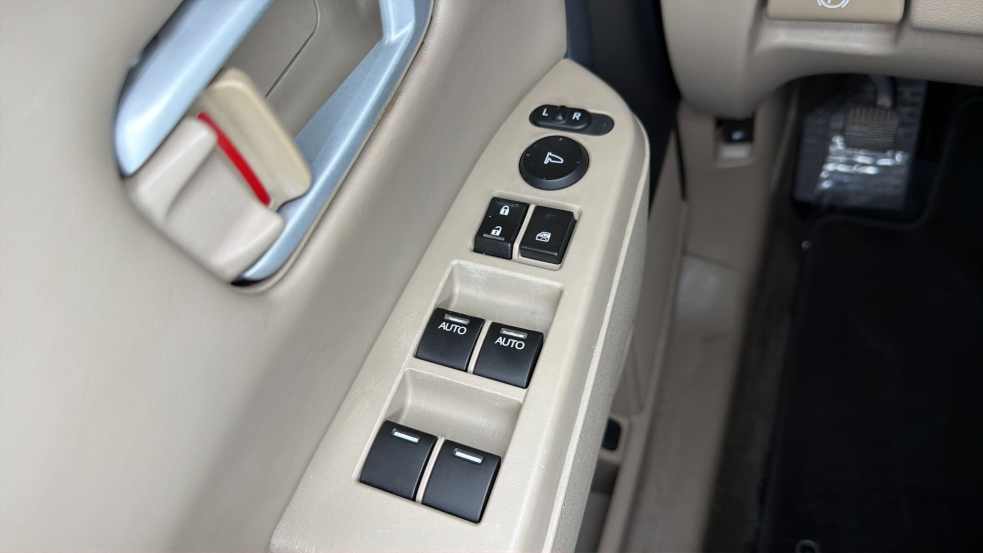 Used 2015 Honda Pilot Touring image 18