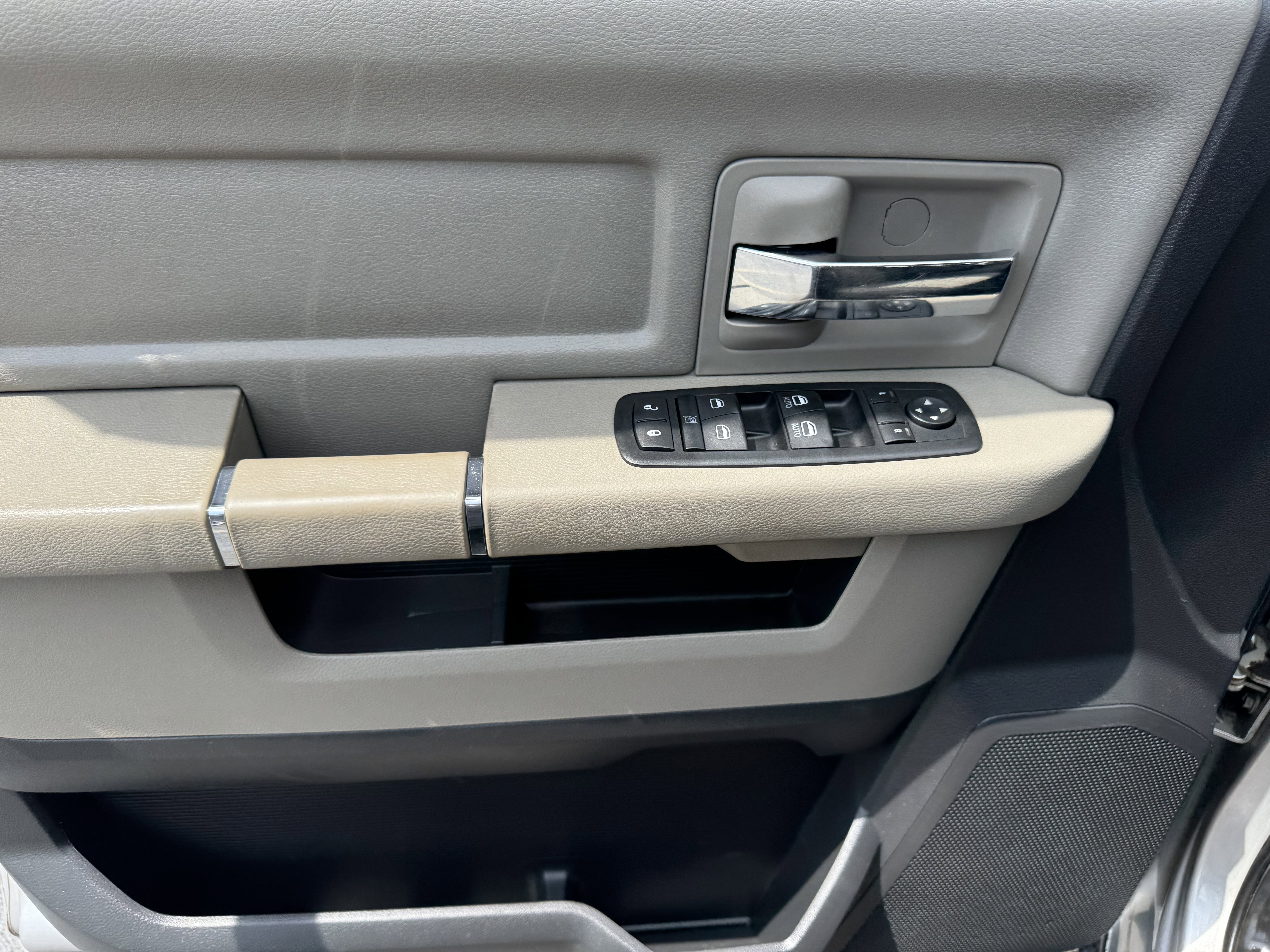 Used 2011 RAM 2500 Big Horn image 15