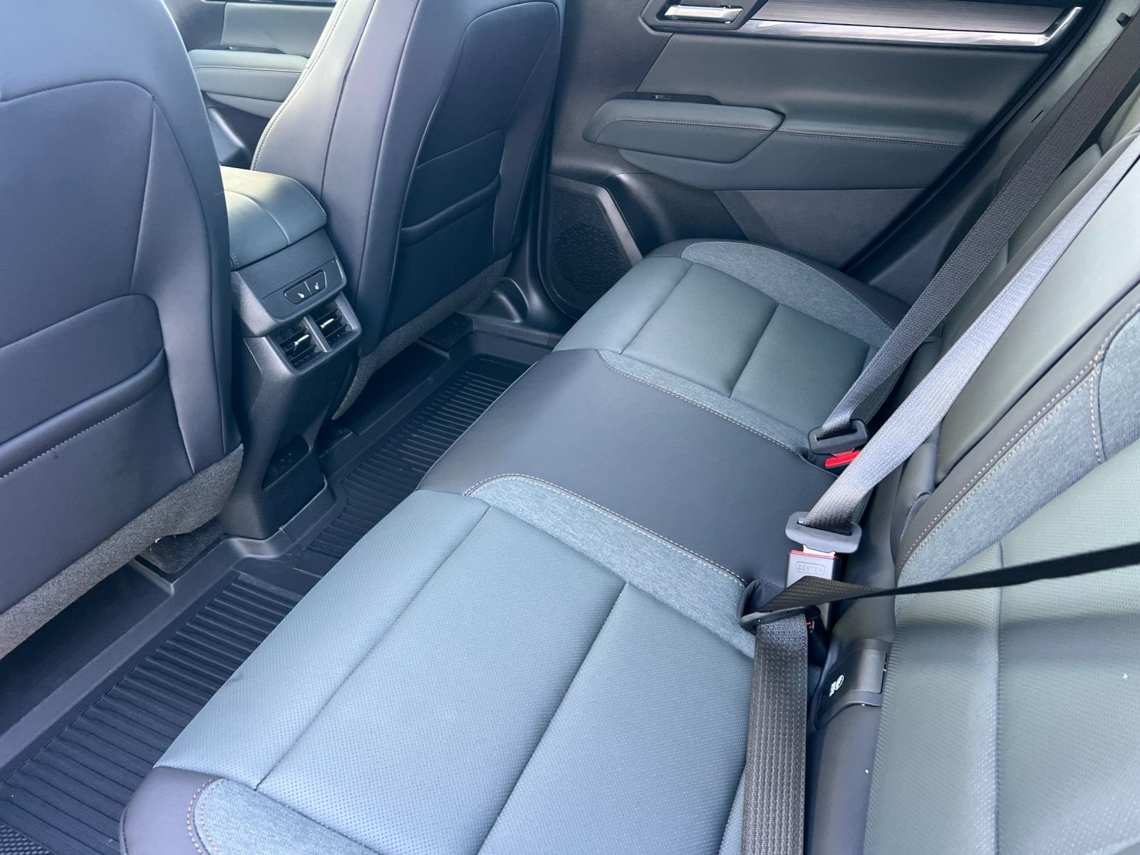 New 2027 GMC Terrain AT4 w/ Convenience Package III AWD/4WD image 11