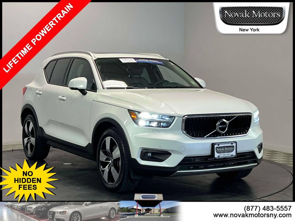 Used 2022 Volvo XC40 T5 Momentum w/ Premium Package AWD/4WD image 1