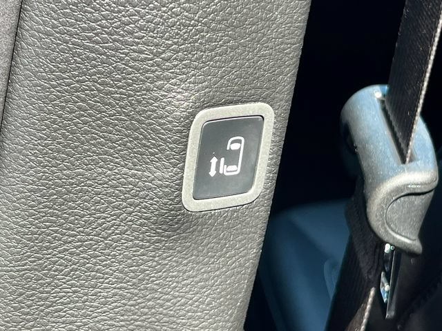 New 2026 Chrysler Pacifica Select FWD image 34