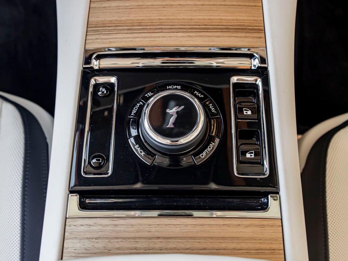 Certified 2025 Rolls-Royce Spectre image 18