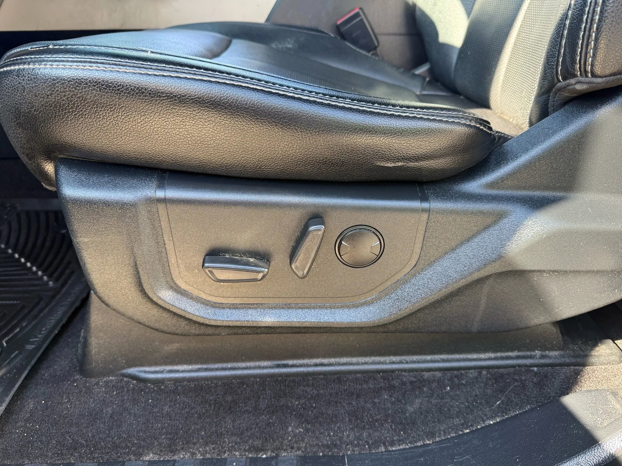 Used 2020 Ford F150 Lariat w/ Equipment Group 502A Luxury image 24