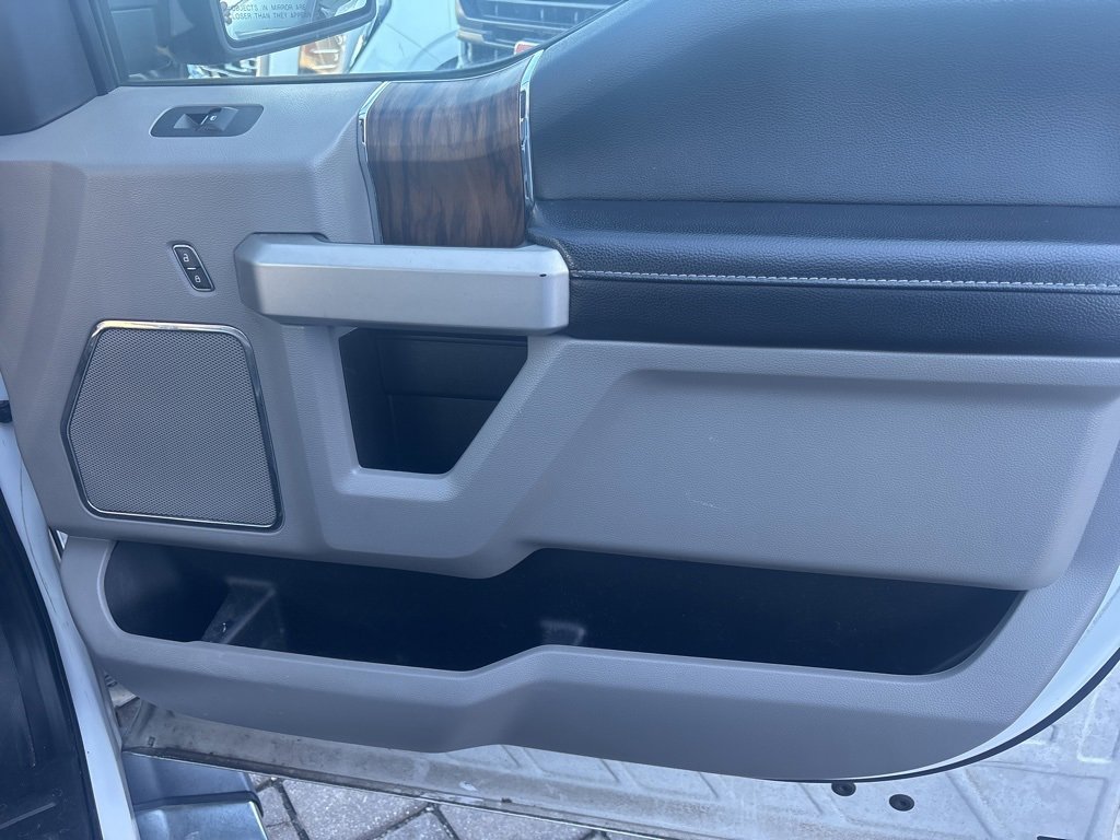 Used 2019 Ford F150 Lariat image 32