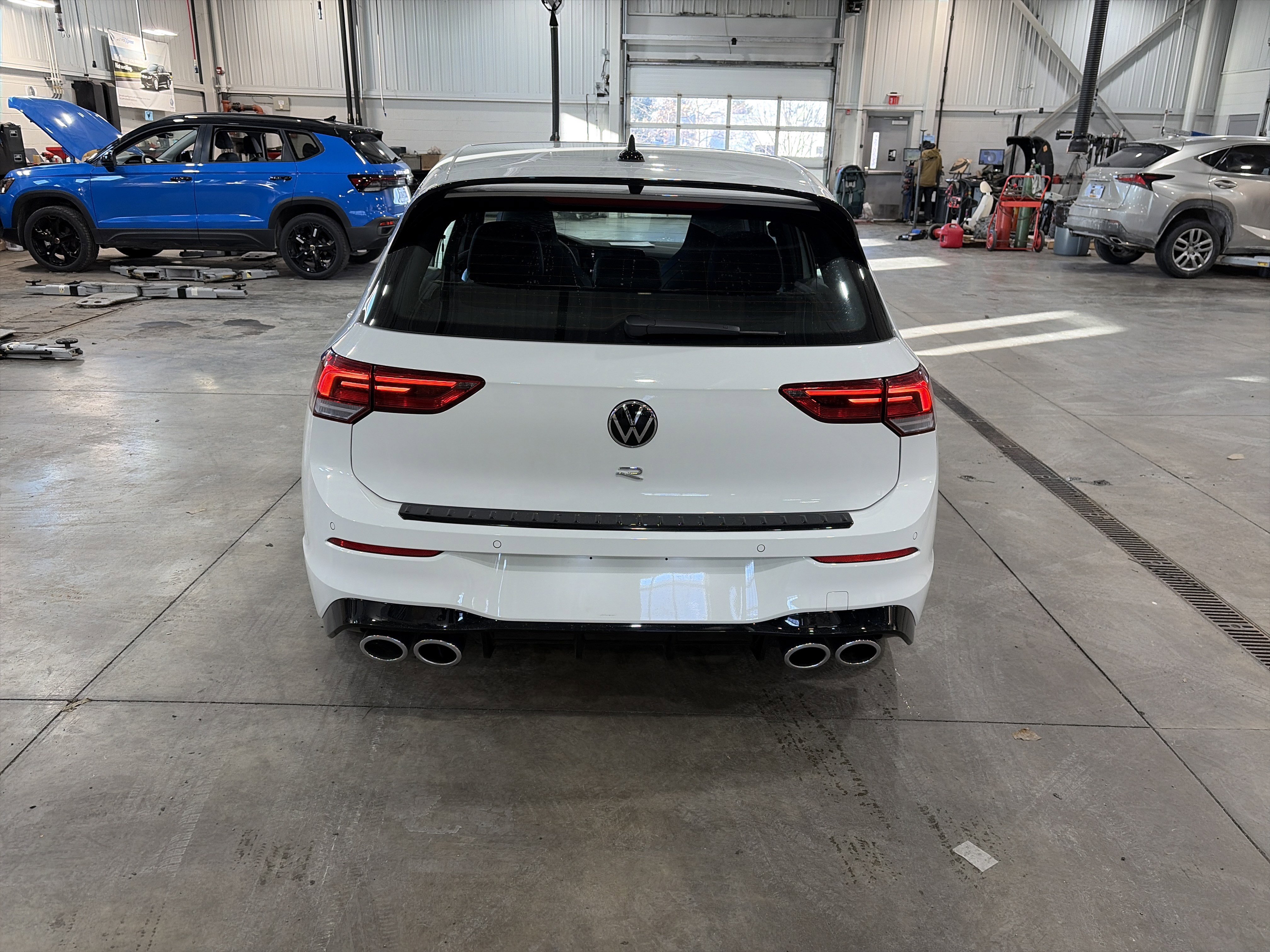 Certified 2024 Volkswagen Golf R image 5