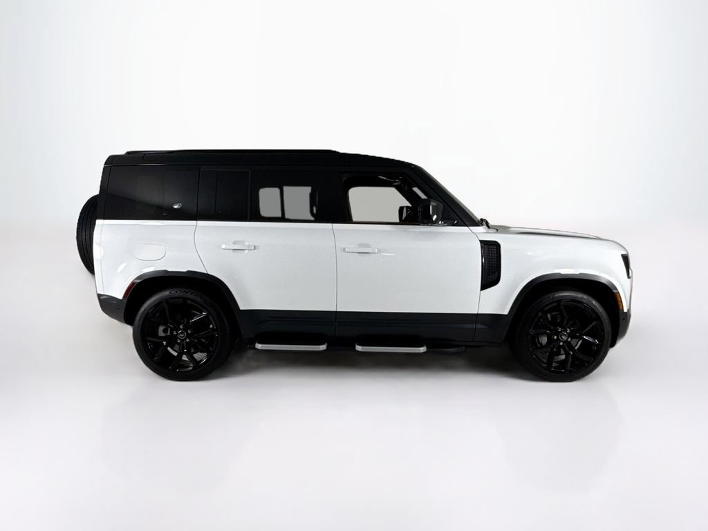 Used 2023 Land Rover Defender 110 SE AWD/4WD image 6