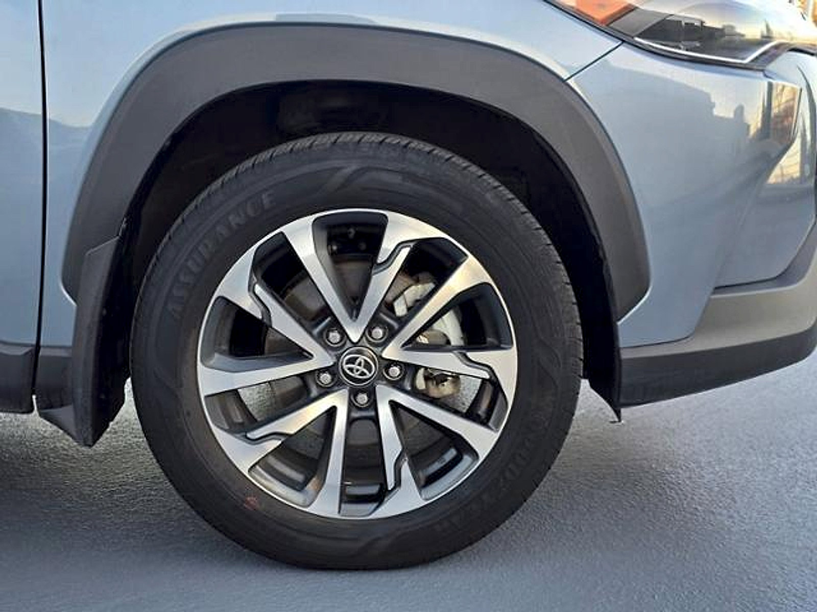 Used 2023 Toyota Corolla Cross XLE image 8