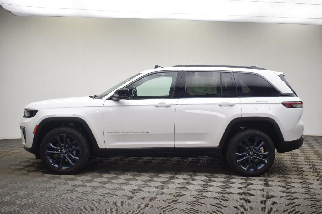 New 2026 Jeep Grand Cherokee Limited AWD/4WD image 15