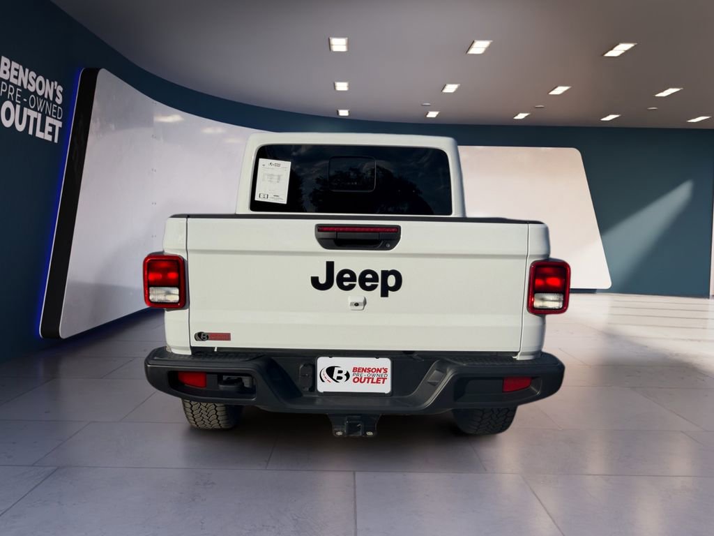 Used 2025 Jeep Gladiator Sport image 4