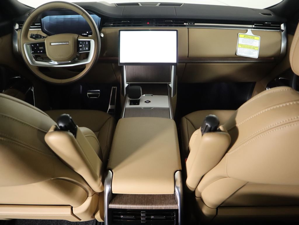 New 2025 Land Rover Range Rover Long Wheelbase SE image 14
