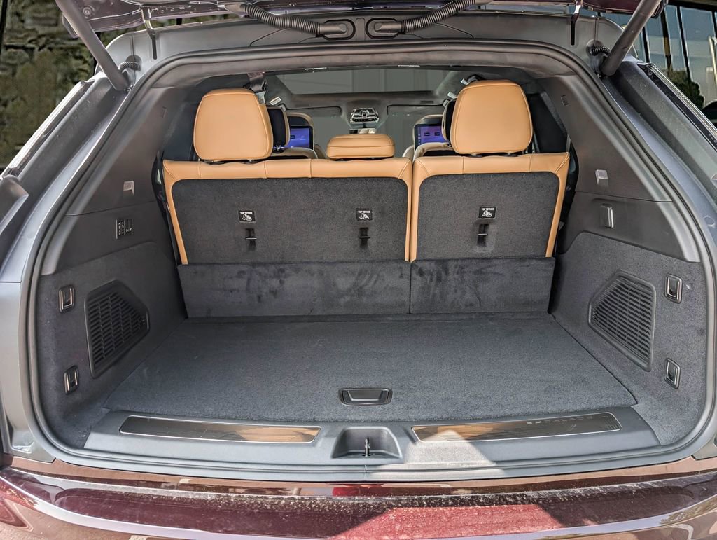New 2025 Cadillac Escalade IQ Luxury 2 AWD/4WD image 19