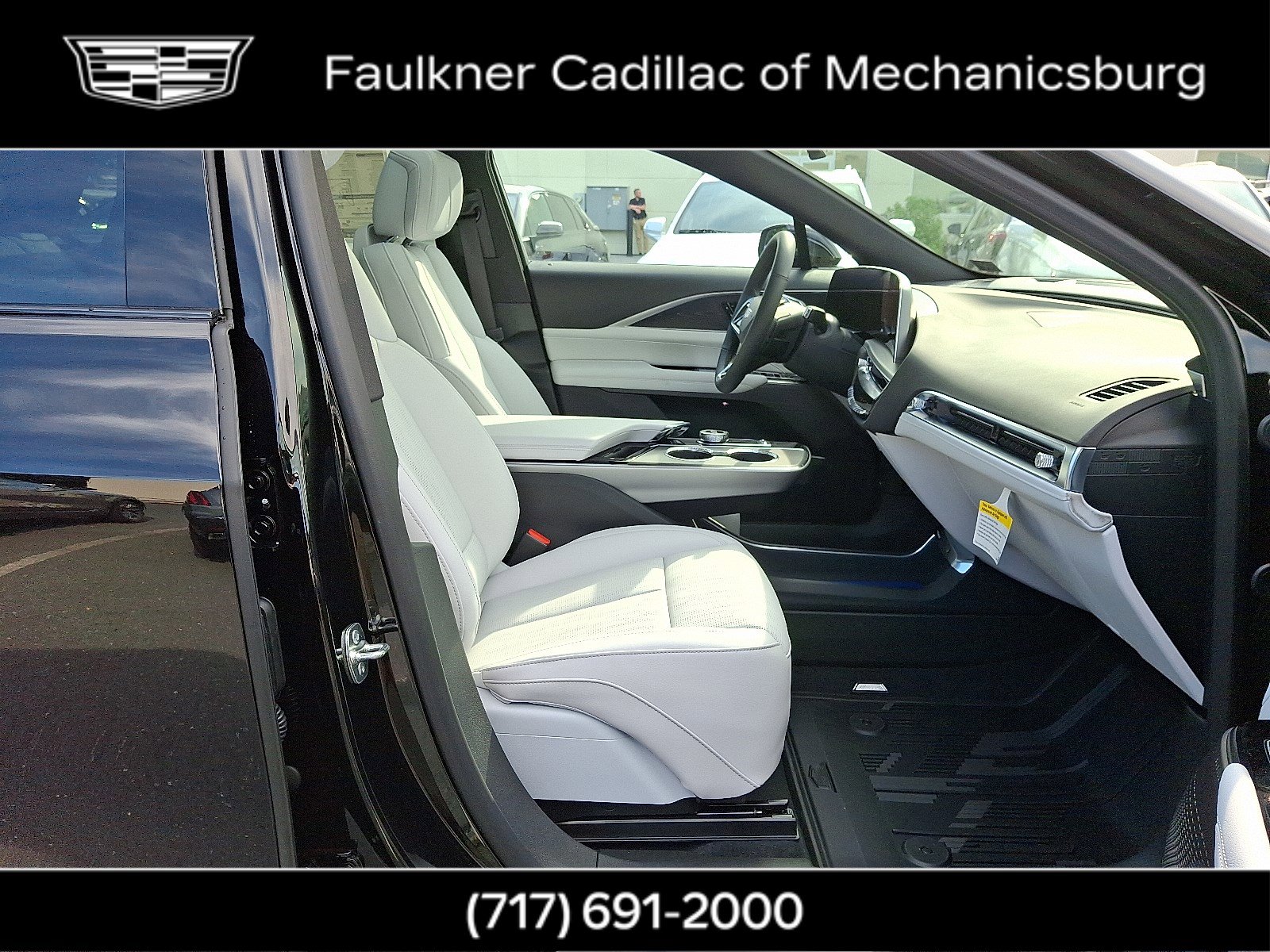 New 2025 Cadillac Lyriq Luxury image 18