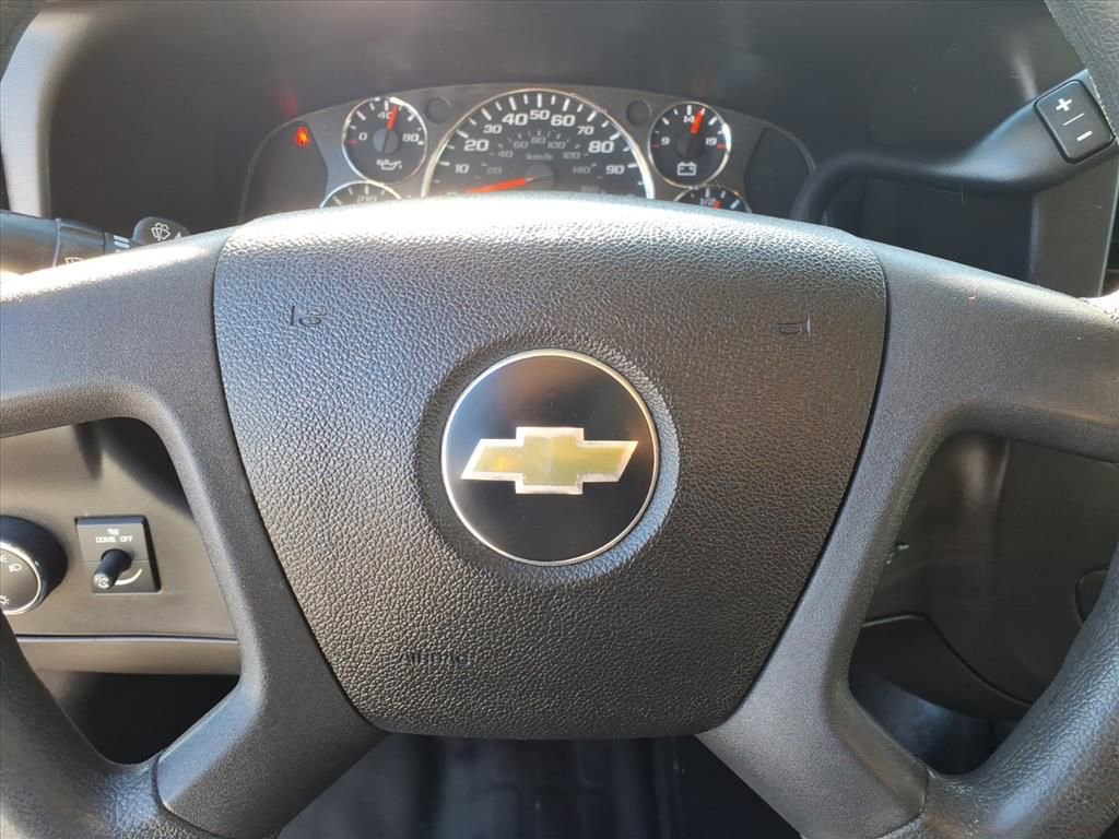 Used 2017 Chevrolet Express 2500 image 5