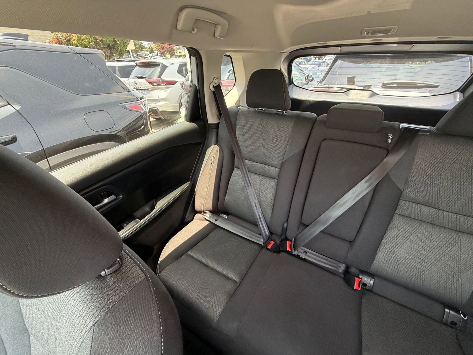 Used 2025 Nissan Rogue SV FWD image 41