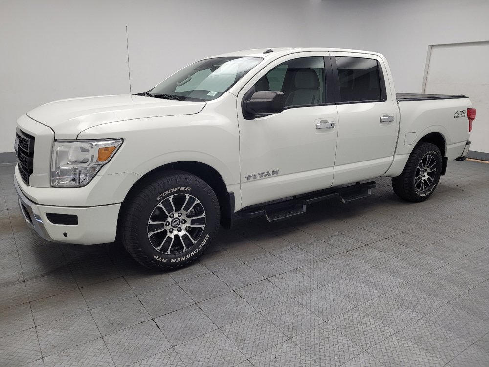 Used 2021 Nissan Titan SV w/ SV Convenience Package RWD image 2