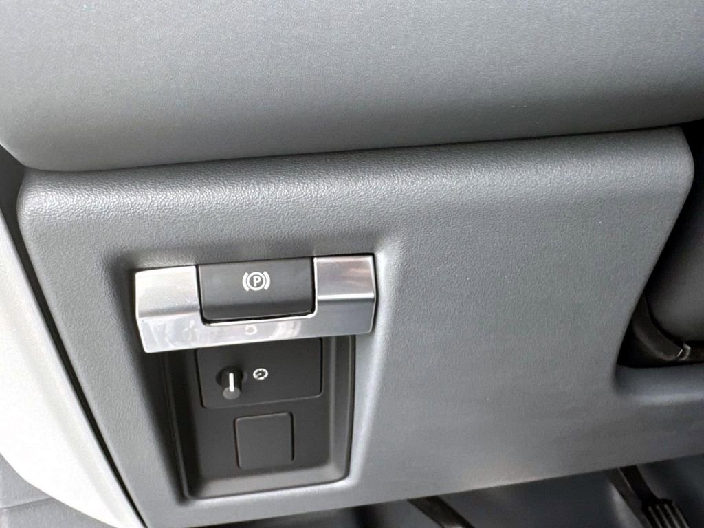 New 2025 Land Rover Defender 110 S image 27