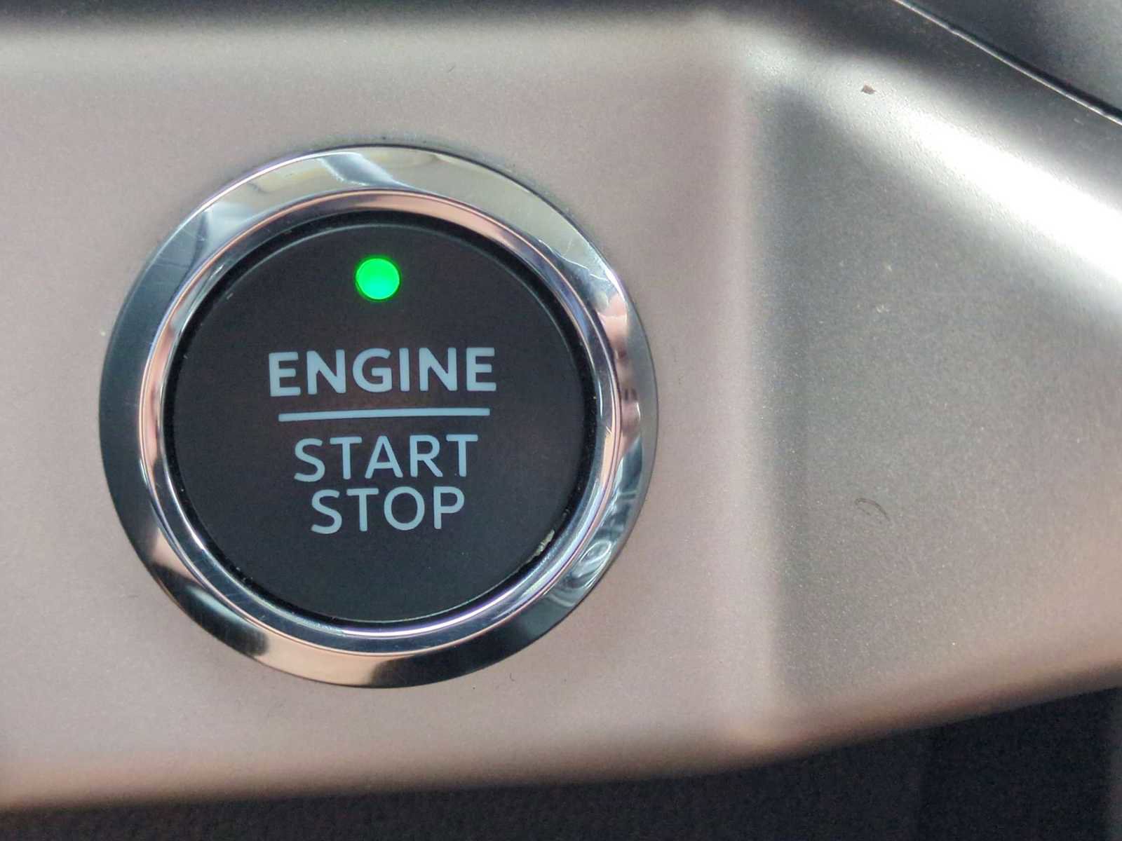 Used 2024 Ford Expedition XLT image 17