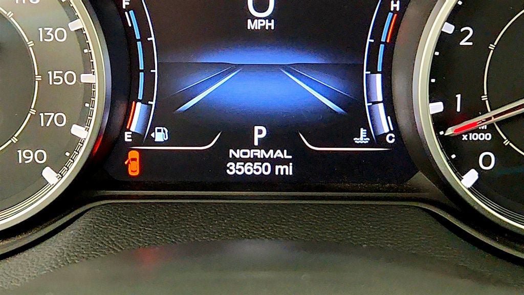 Used 2021 Maserati Levante S AWD/4WD image 17