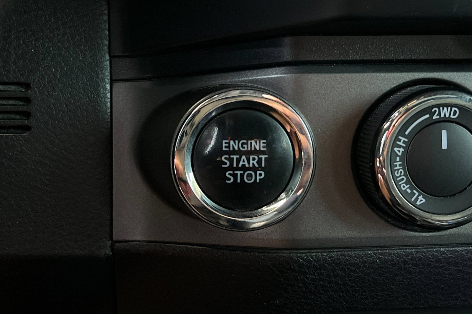 Used 2019 Toyota Tacoma TRD Off-Road w/ TRD Premium Off Road Package AWD/4WD image 29