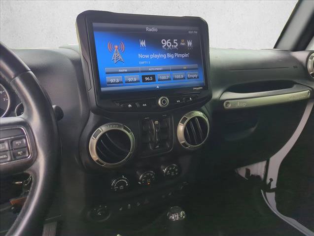Used 2017 Jeep Wrangler Unlimited Rubicon w/ Cold Weather Group AWD/4WD image 13