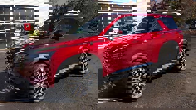 New 2025 Nissan Pathfinder Platinum image 4