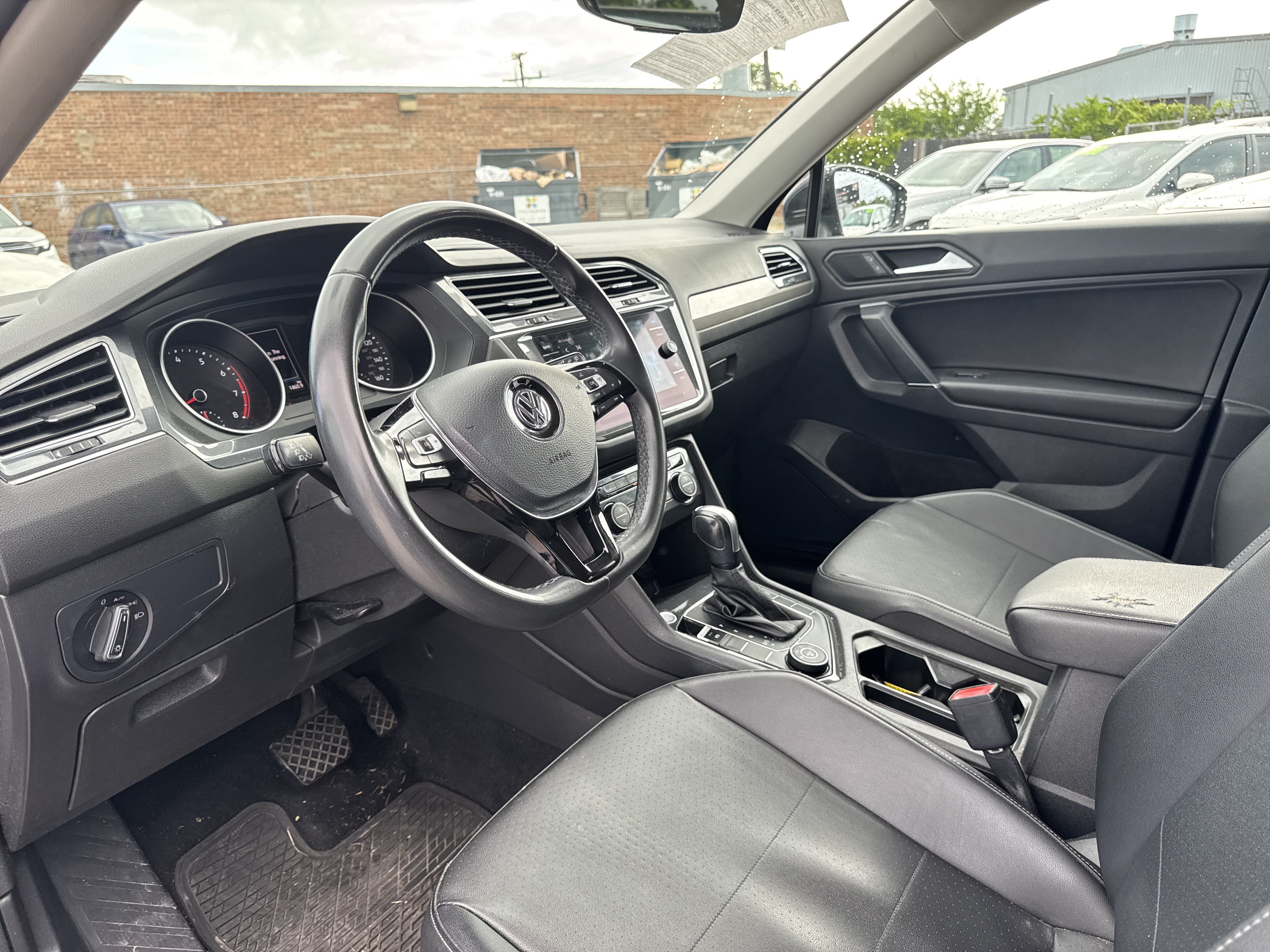 Used 2020 Volkswagen Tiguan SE AWD/4WD image 22