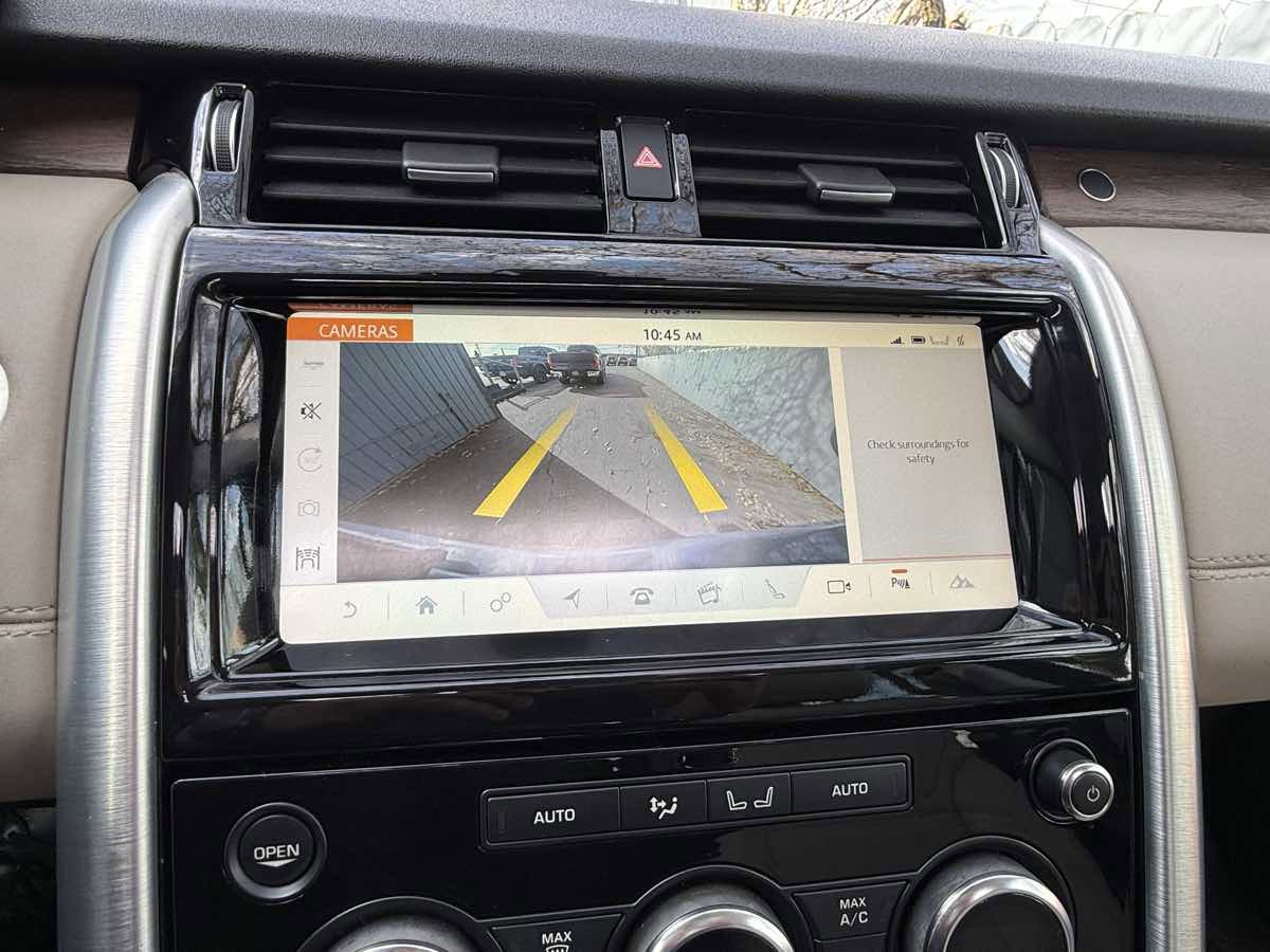 Used 2018 Land Rover Discovery HSE image 25