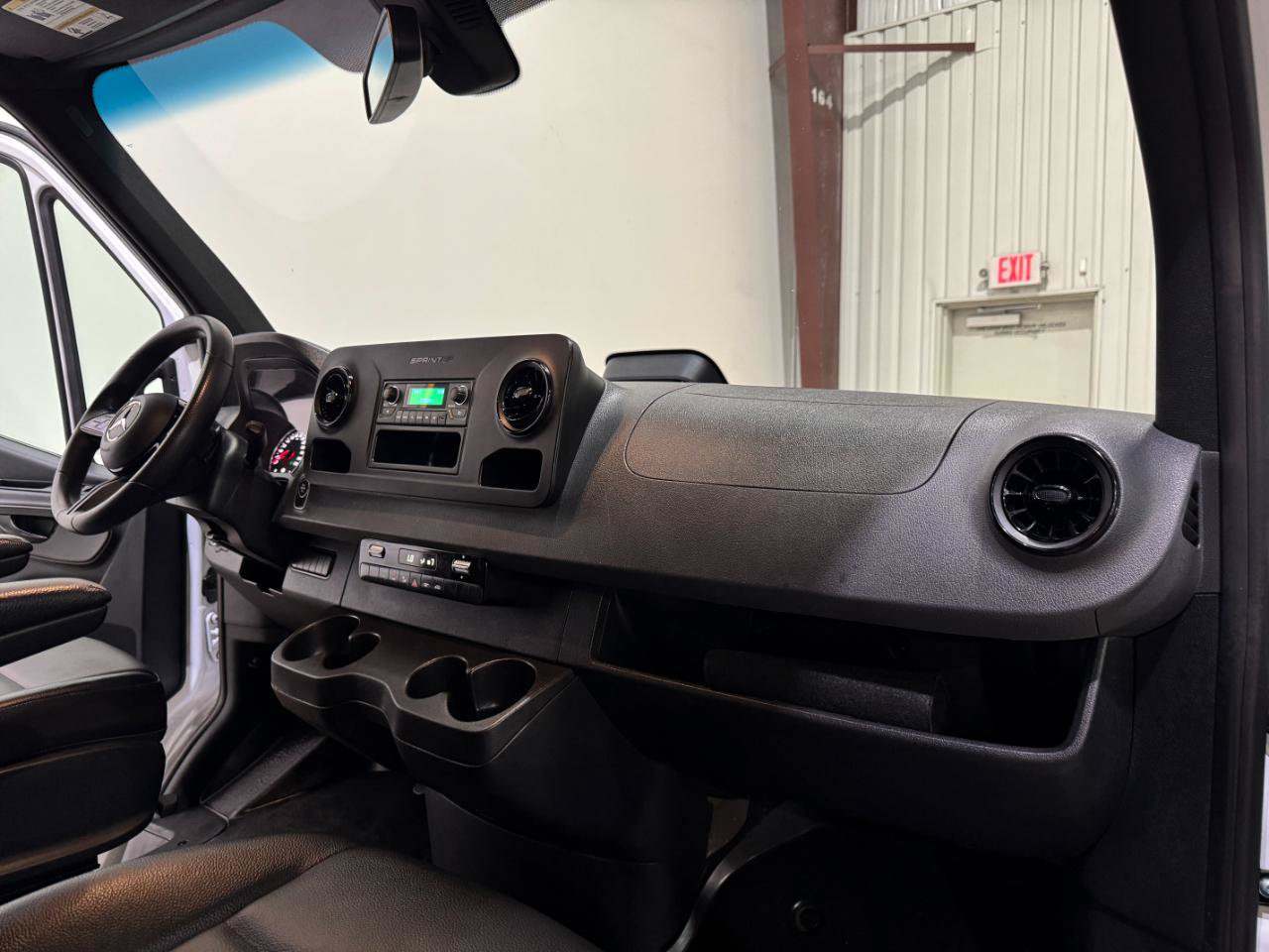 Used 2025 Mercedes-Benz Sprinter 2500 image 9