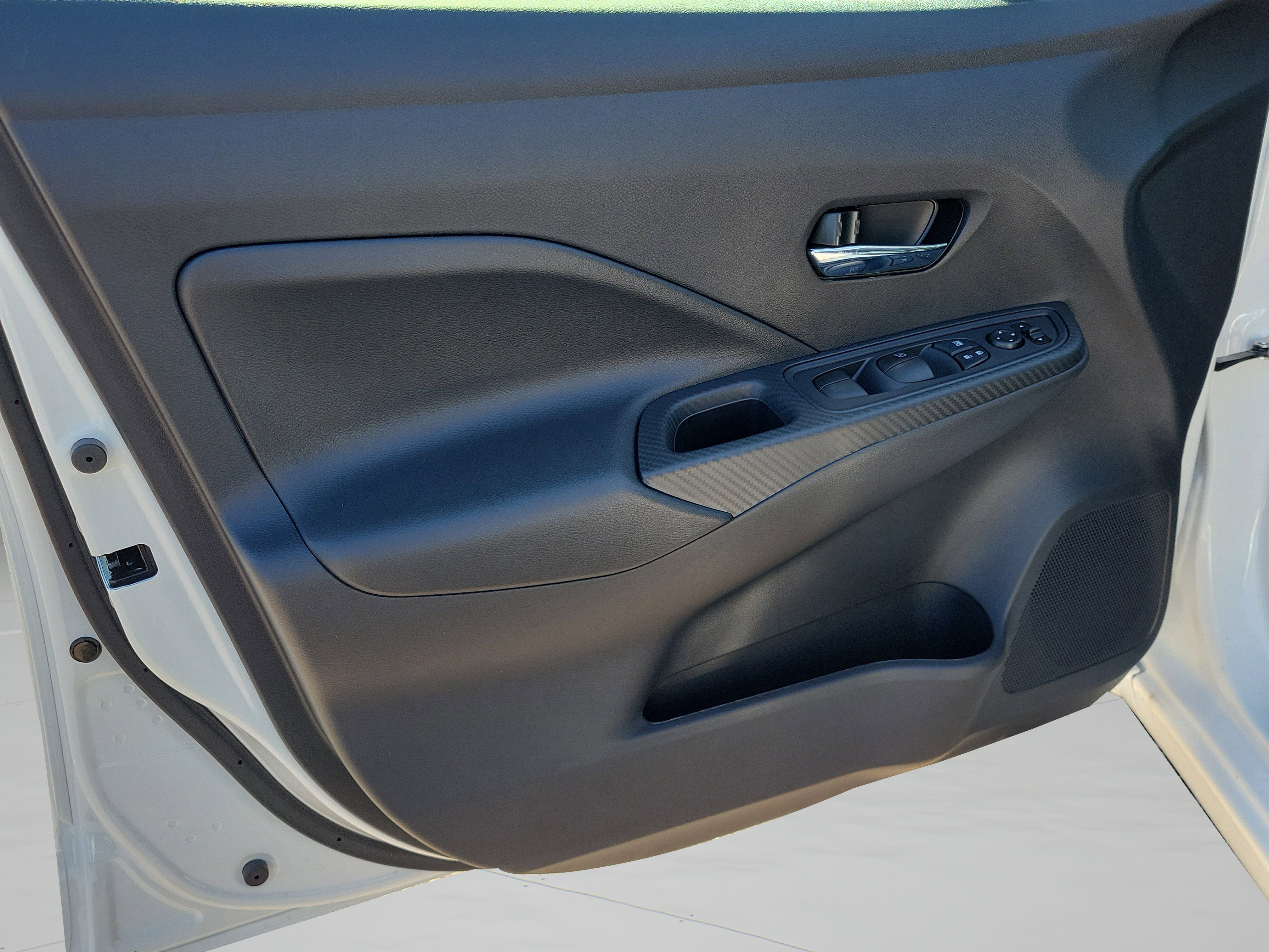 New 2025 Nissan Versa SV w/ Trunk Package FWD image 16