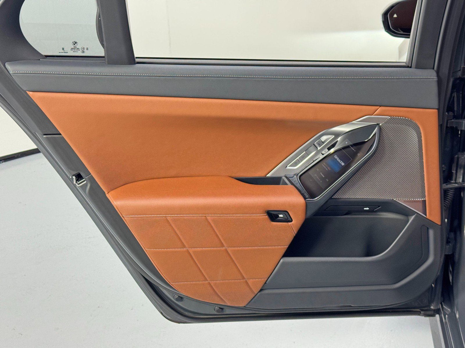 Used 2023 BMW i7 xDrive60 image 54