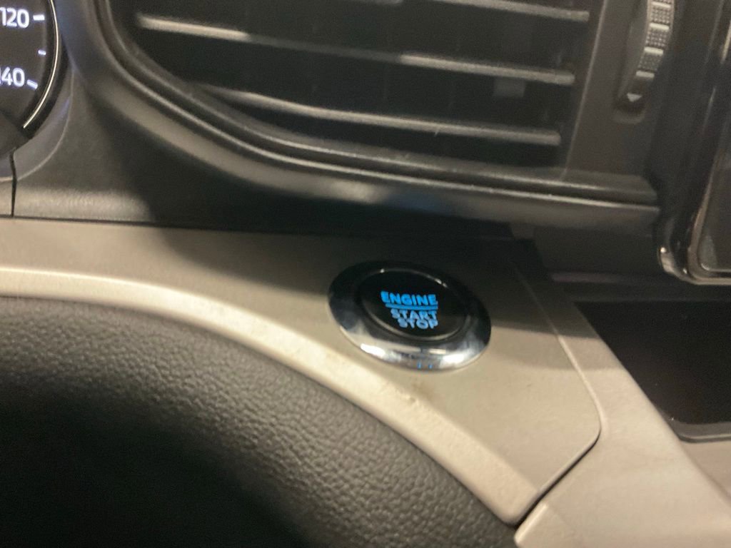 Used 2023 Ford Explorer XLT AWD/4WD image 18