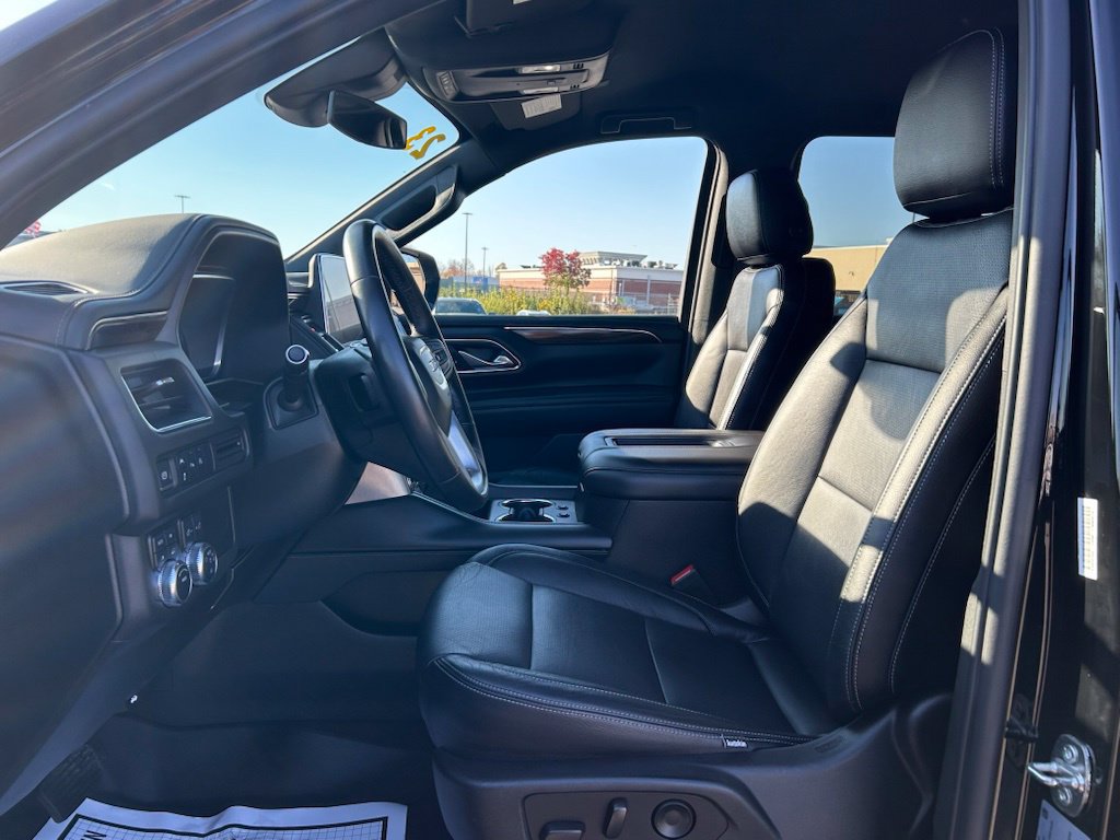 Used 2023 GMC Yukon XL SLE AWD/4WD image 10