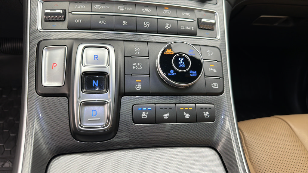 Used 2023 Hyundai Santa Fe Calligraphy w/ Winter Weather Package AWD/4WD image 21