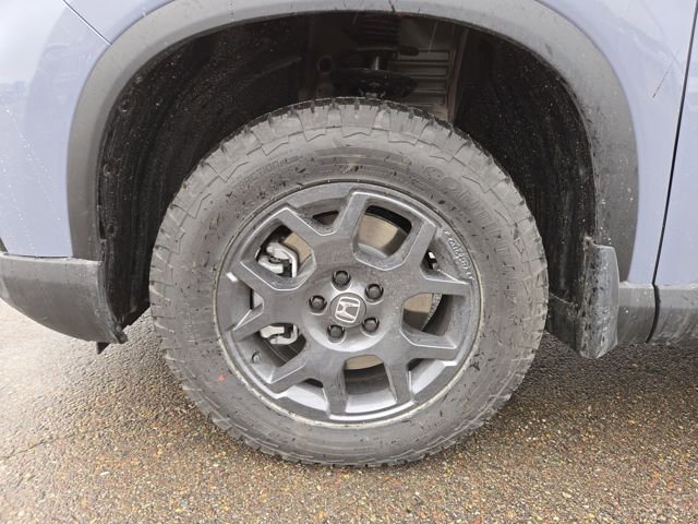 New 2025 Honda Pilot TrailSport image 9