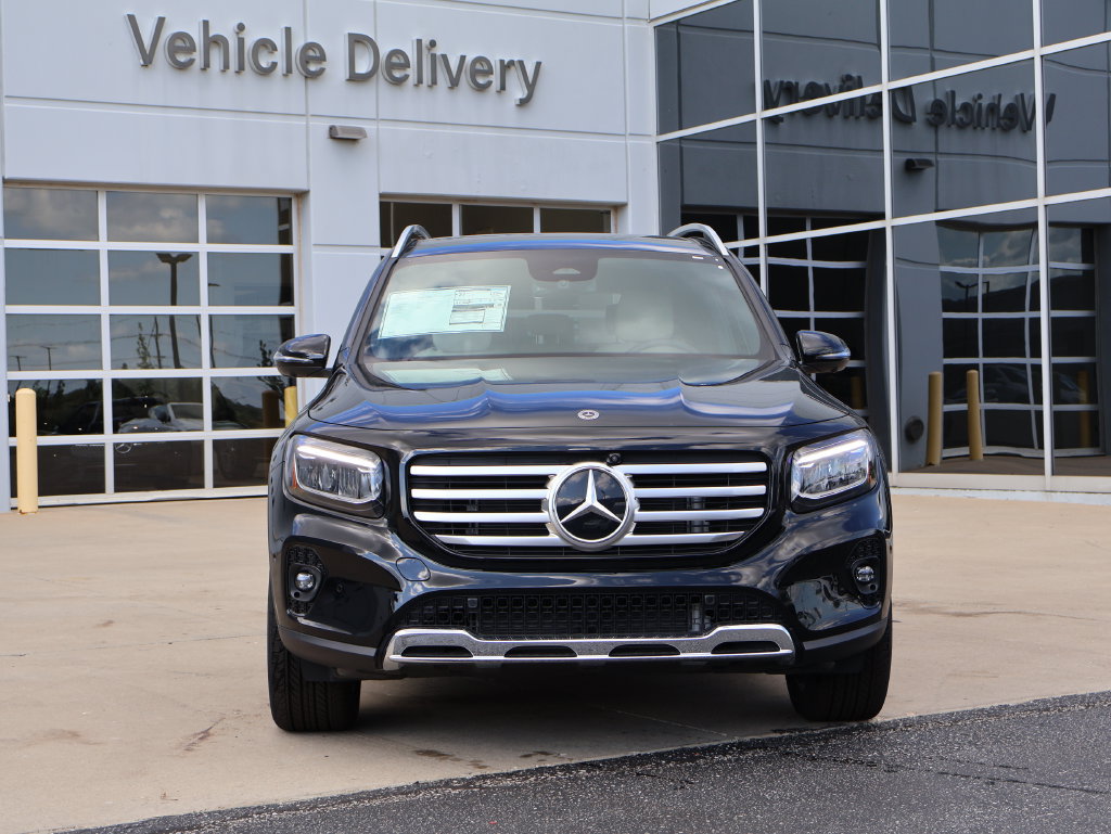 New 2026 Mercedes-Benz GLB 250 4MATIC image 2