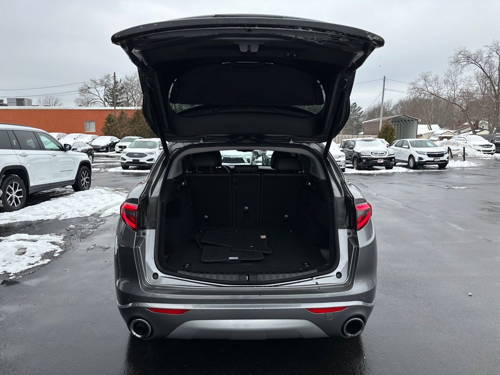 Used 2021 Alfa Romeo Stelvio Ti image 10