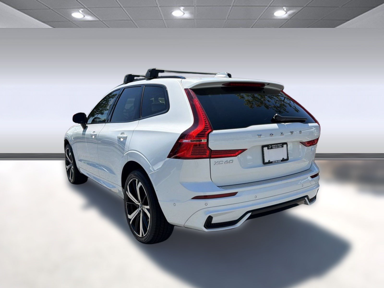Certified 2024 Volvo XC60 T8 Ultimate w/ Protection Package Premier AWD/4WD image 3