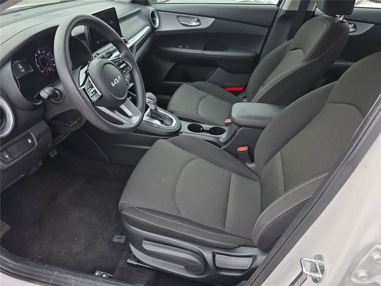 Used 2024 Kia Forte LXS image 13