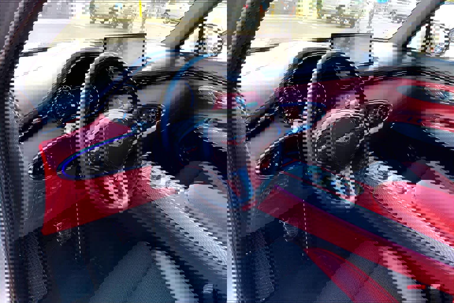 Used 2023 Genesis GV70 2.5T w/ Sport Prestige Package AWD/4WD image 18