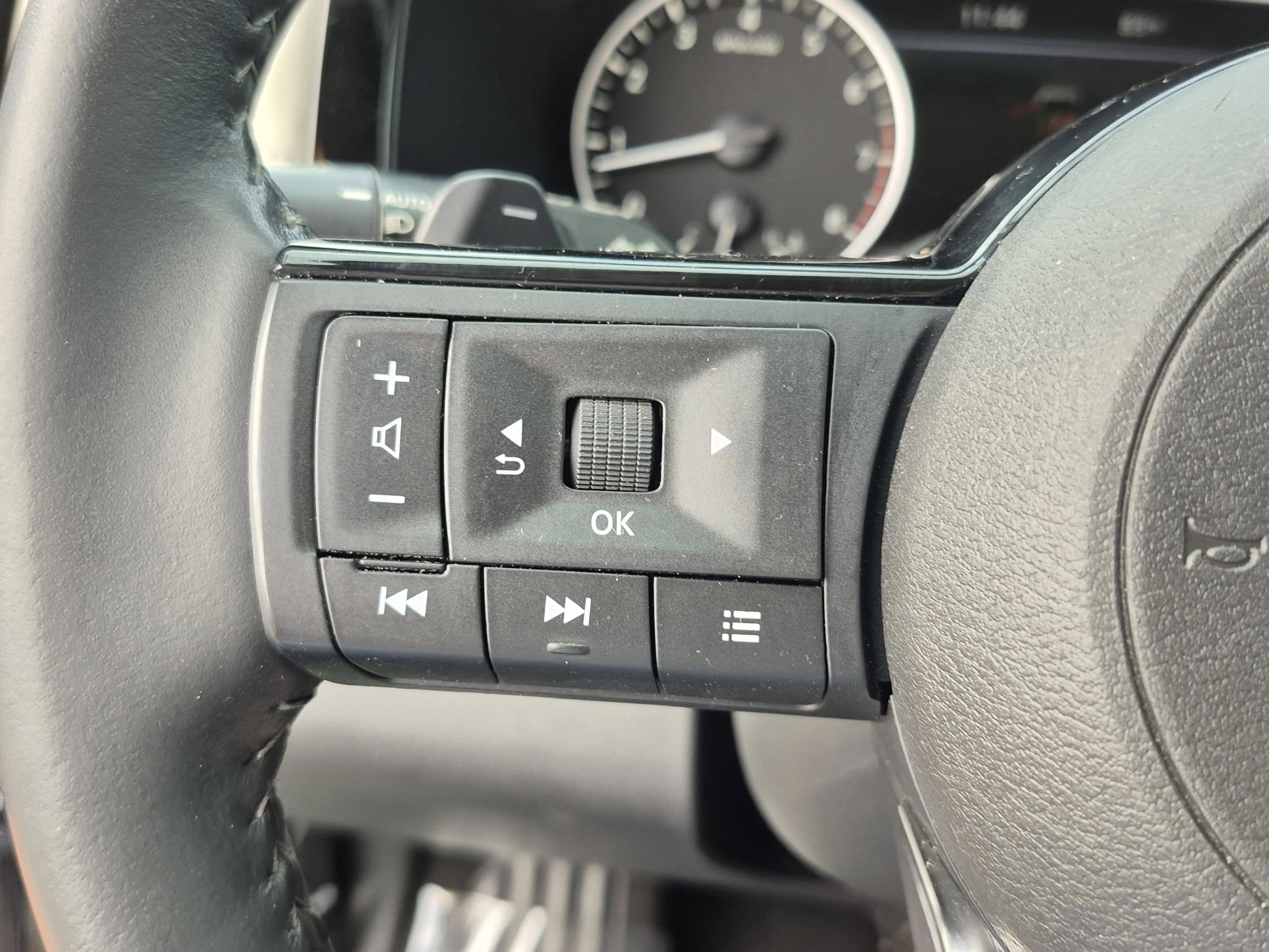 Certified 2023 Nissan Pathfinder SL AWD/4WD image 32