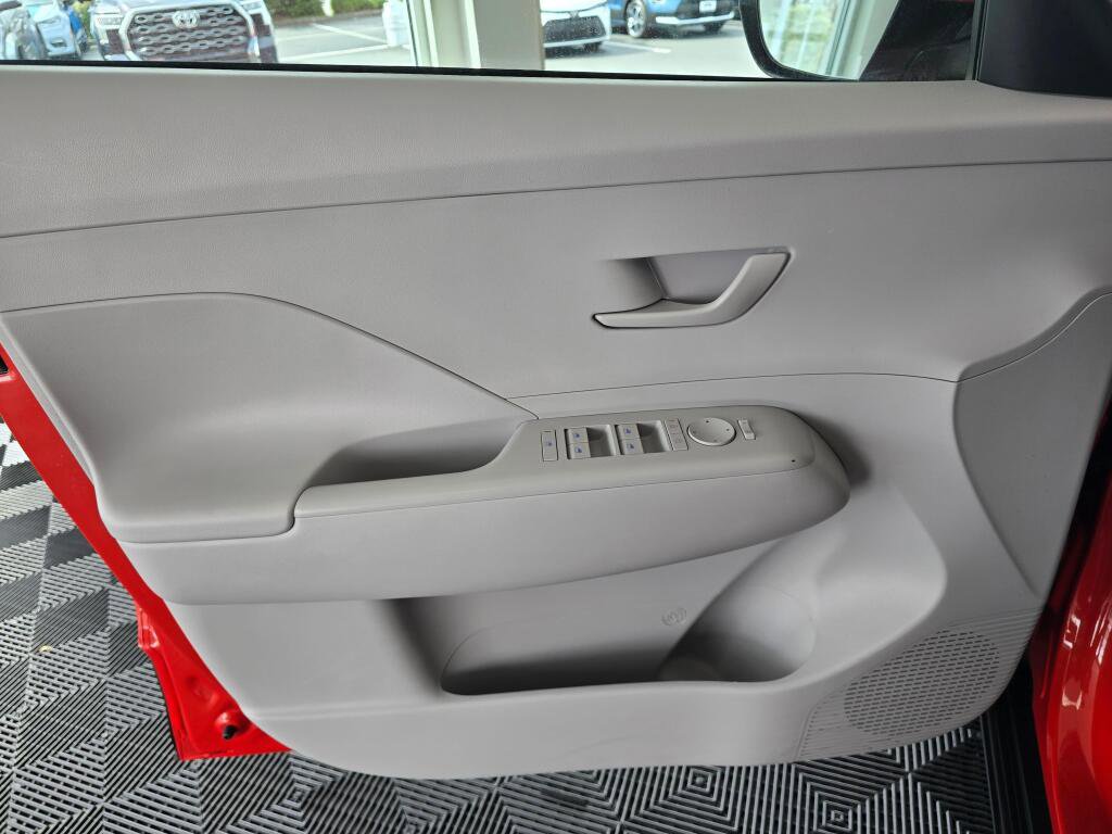 Used 2025 Hyundai Kona SEL AWD/4WD image 19