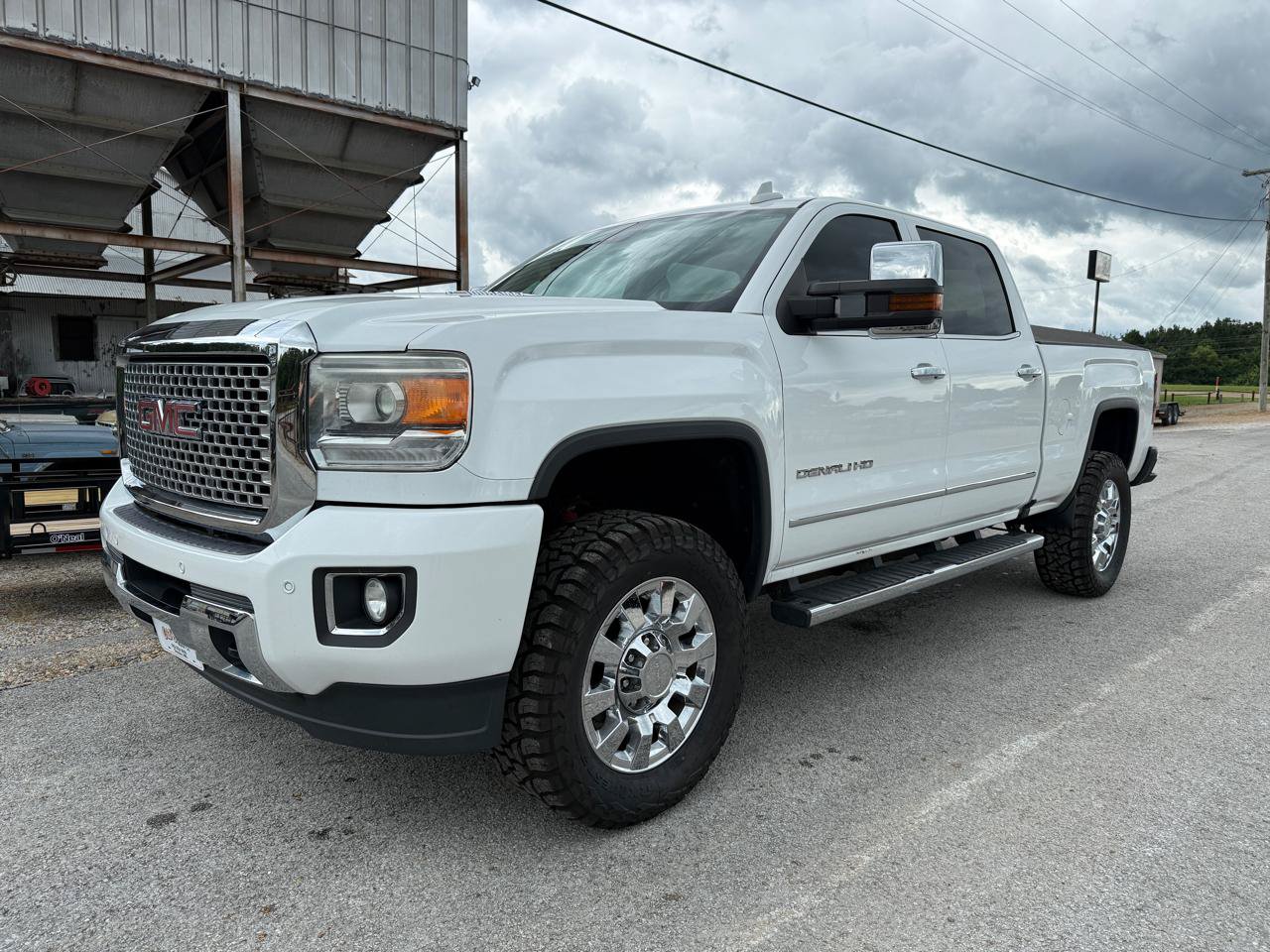 Used 2016 GMC Sierra 2500 Denali w/ Duramax Plus Package AWD/4WD image 1