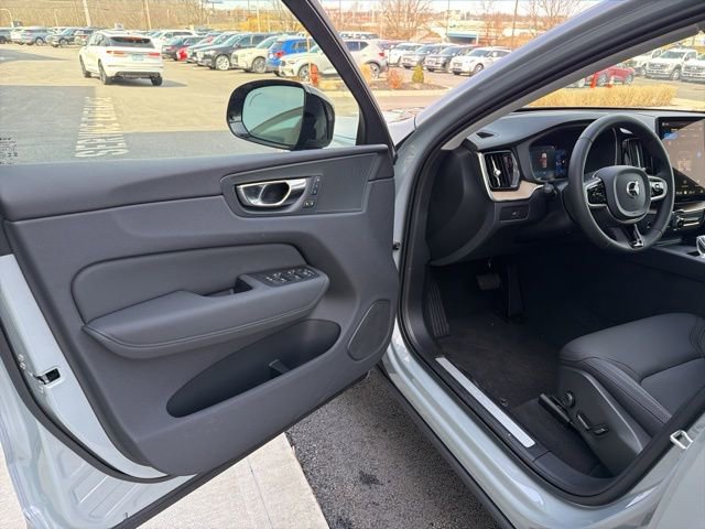 New 2026 Volvo XC60 B5 Plus w/ Climate Package AWD/4WD image 12