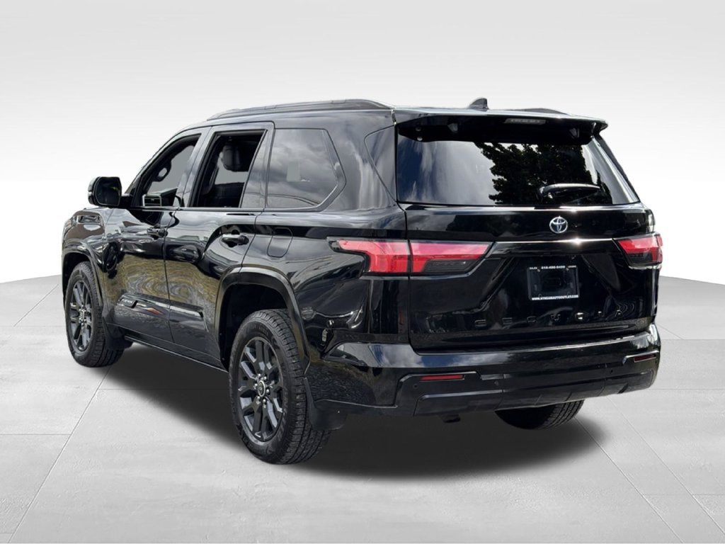 Used 2023 Toyota Sequoia Platinum AWD/4WD image 8
