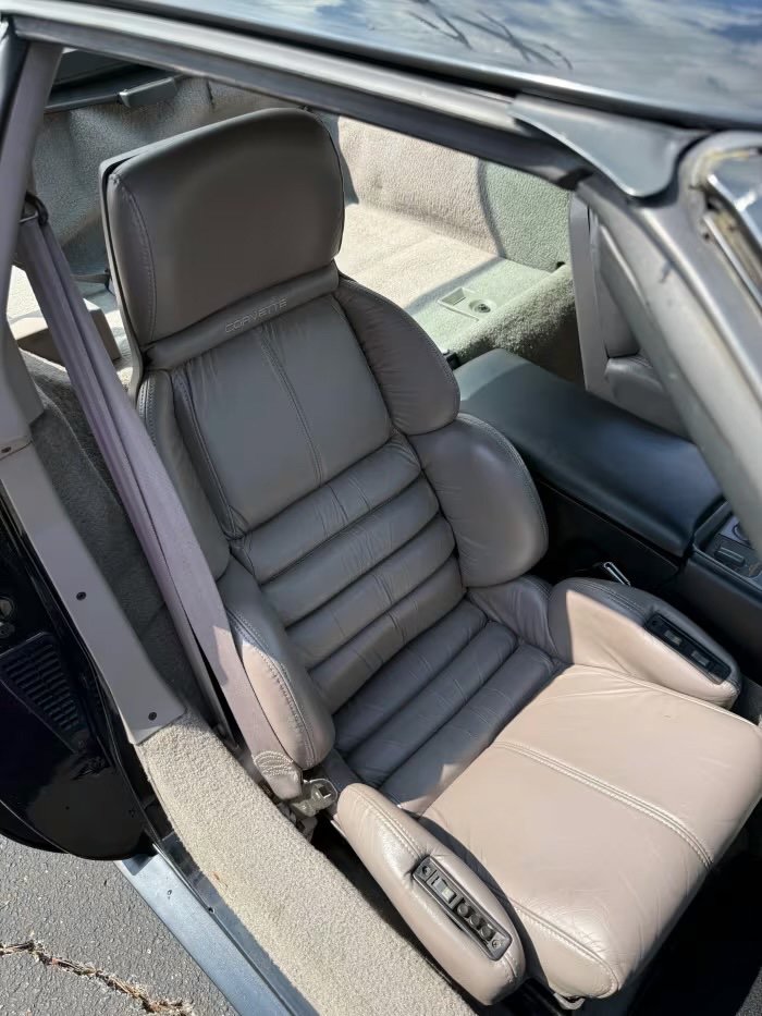 Used 1990 Chevrolet Corvette ZR-1 RWD image 27